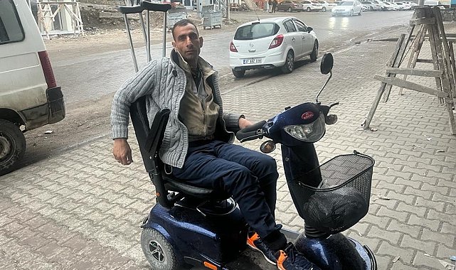 15 yıl değnekle gezen vatandaş akülü arabasına kavuştu