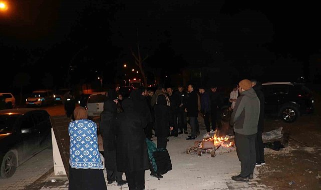 78 kişiye mezar olan Hakimbey Apartmanında anma etkinliği