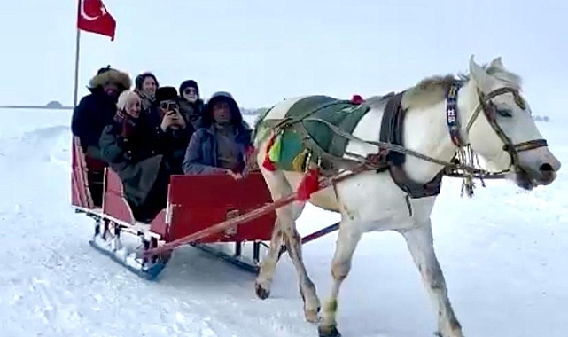 AB Büyükelçilik çalışanları Çıldır Gölü'nde eğlendiler