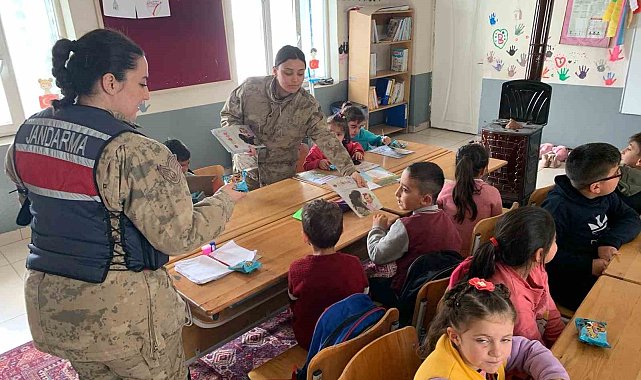 Ağrı'da jandarmadan 'mahremiyet' eğitimi
