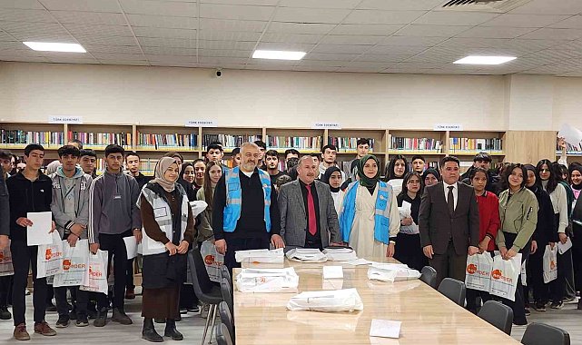 Ağrı'da öğrencilere kitap desteği