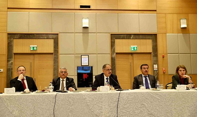 AK Parti'li Ölmeztoprak: "En kısa süre içerisinde hemşehrilerimizin evlerine esnaflarımız iş yerlerine kavuşacak"
