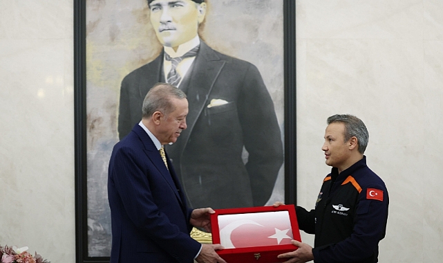 Alper Gezeravcı yurda döndü