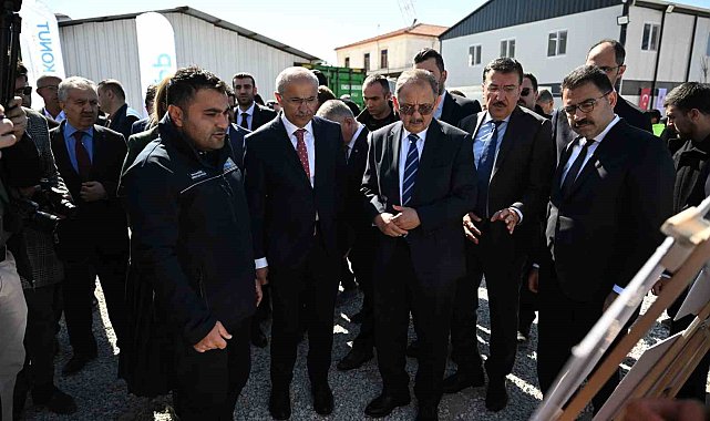 Bakan Özhaseki: "Malatya'nın çarşısı 1 seneye ayağa kalkacak"