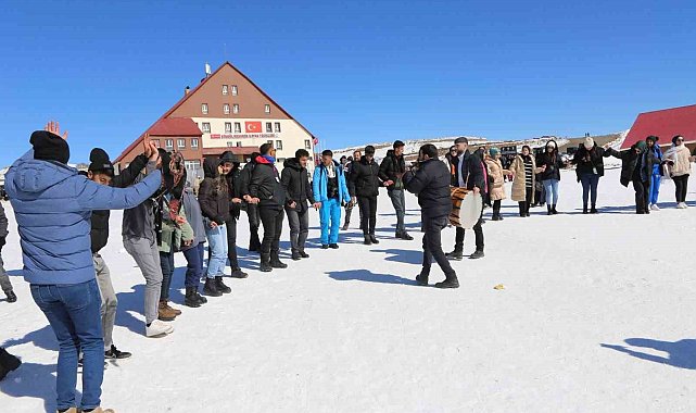 Bingöl Üniversitesi'nden 2'inci Hesarek Kar Festivali etkinliği