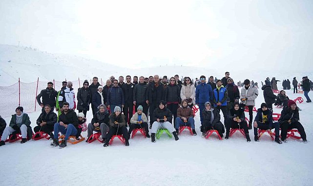 Çocuklar Güzeldağ Kayak Merkezi'nde keyifli anlar yaşadı