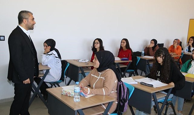 Edremit Belediyesi 4 bin 400 öğrencinin YKS ücretini ödedi