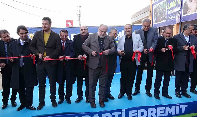 Edremit'te AK Parti'nin seçim koordinasyon merkezi törenle açıldı