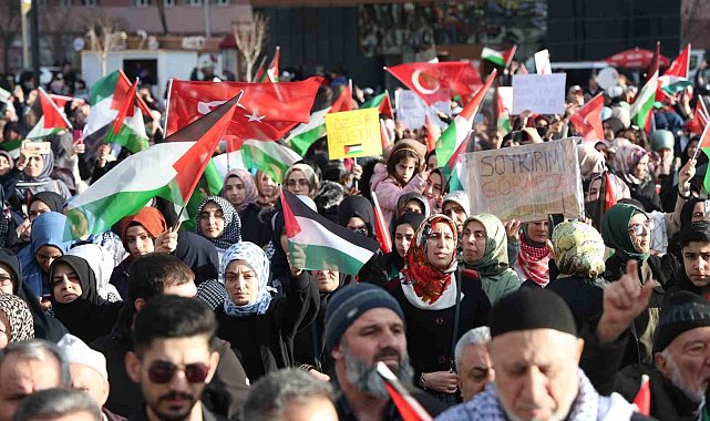 Elazığ'da binlerce kişi Filistin için yürüdü