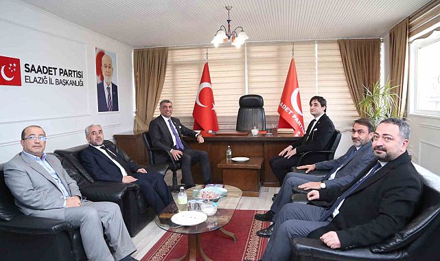 Elazığ'da CHP'li aday seçim öncesi diğer siyasi partilerin adayları ile bir araya geldi