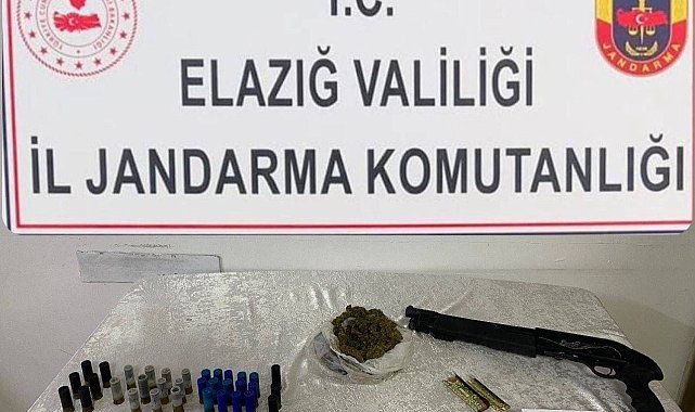 Elazığ'da ruhsatsız silahlar ele geçirildi