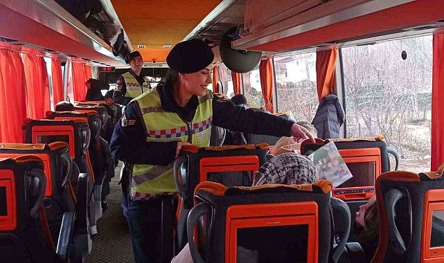 Elazığ'da yolculara trafik eğitimi verildi
