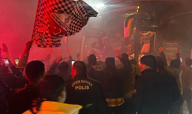 Elazığspor şampiyon olmuş gibi karşılandı