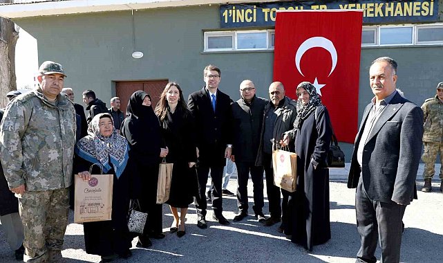 Erciş'te şehit aileleri ve gaziler onuruna yemek verildi