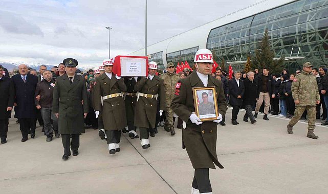 Erzincanlı şehit havalimanında karşılandı
