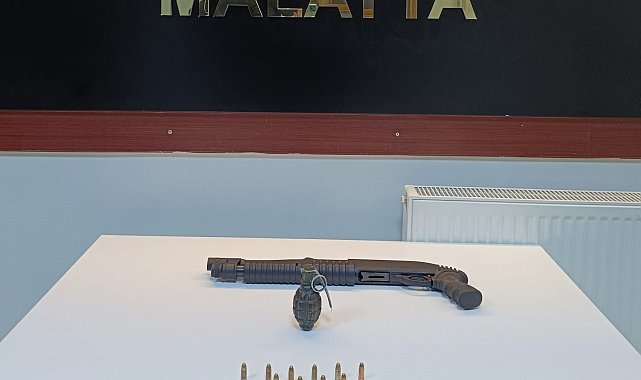 Ev aramasında el bombası bulundu