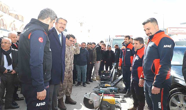 Hakkari'de 6 Şubat depremi anma programı düzenlendi
