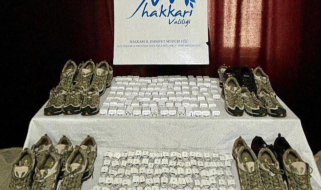 Hakkari'de kaçak 13 kilo altın ve 17 kilo uyuşturucu ele geçirildi