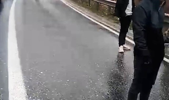 Heyelan sonrası yol genişletme çalışmaları devam ediyor