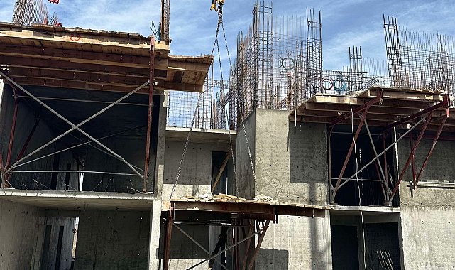 İnşaatta düşen işçi hayatını kaybetti