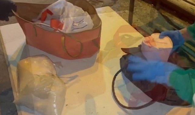 Kadın yolcu 3 kilo uyuşturucuyla yakalandı