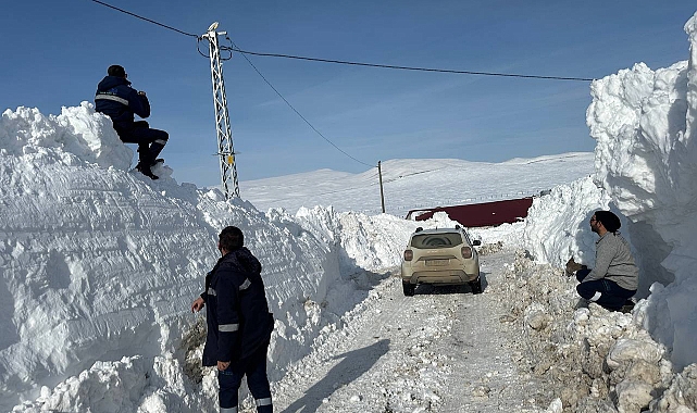 Kars'ta Aras EDAŞ ekiplerinin zorlu kış mesaisi