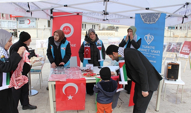 Kars’ta Filistin farkındalık standı açıldı