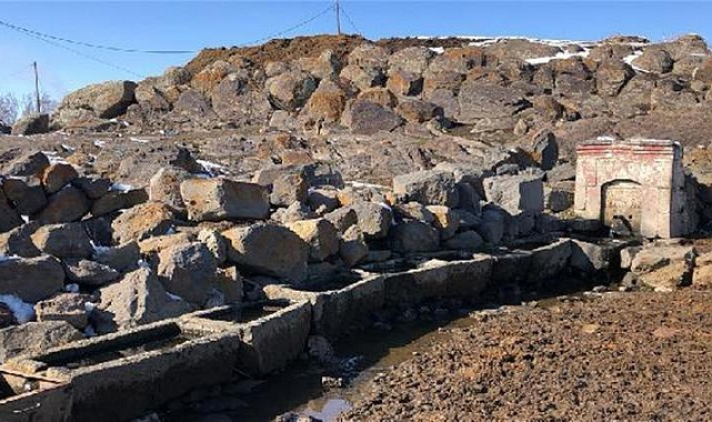 Kars'ta tarihi çeşme zamana meydan okuyor