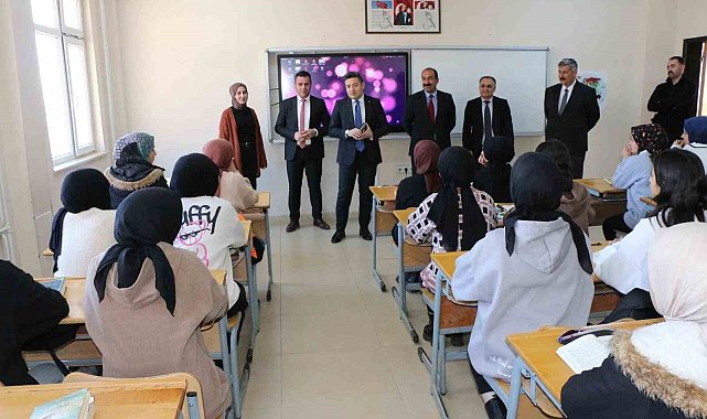 Kaymakam Özçelik: &quot;Kız çocuklarının okutulması konusunda hassasiyetle duruyoruz&quot;