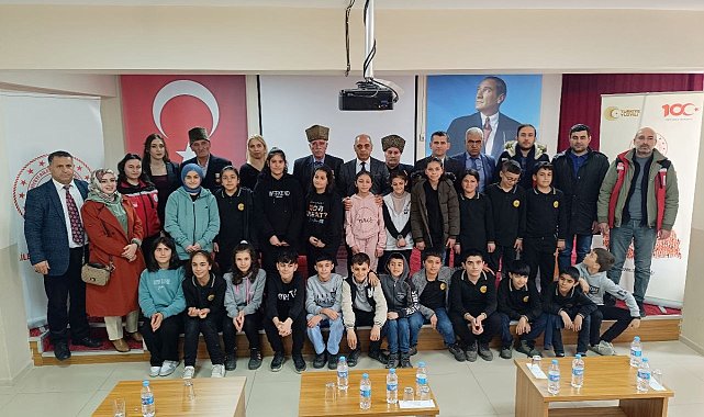 Kıbrıs gazileri öğrencilerle bir araya geldi