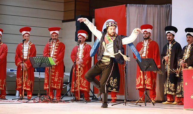 Kurtuluş etkinlikleri kapsamında mehteran takımı konser verdi