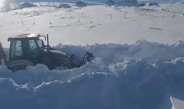 Muradiye'de kapanan yollar ulaşıma açıldı