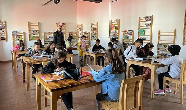 Muş'ta öğrenciler tarihi mekânları gezdi