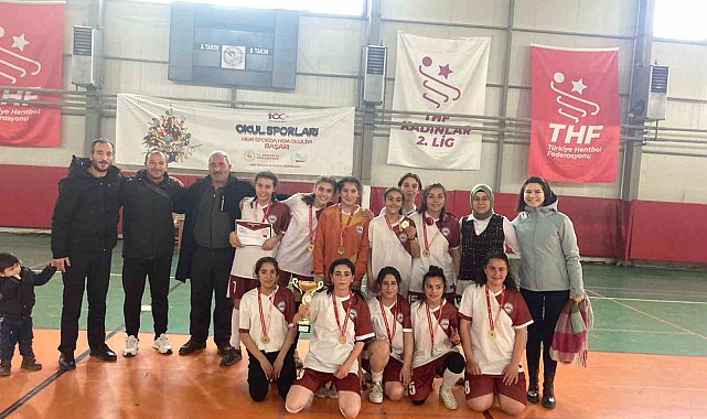Özalp Kız Futsal Takımı il birincisi oldu