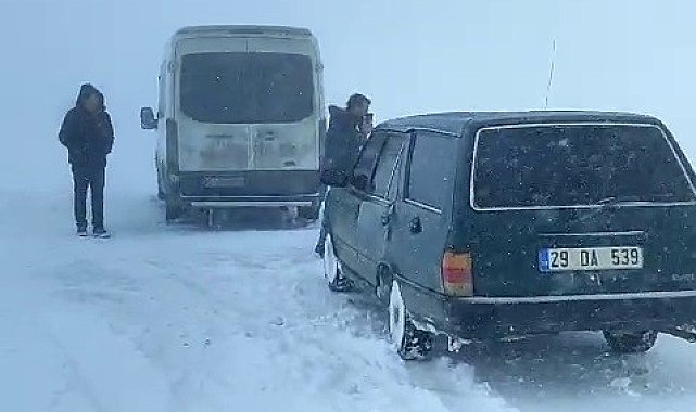 Palandöken geçidinde mahsur kaldılar