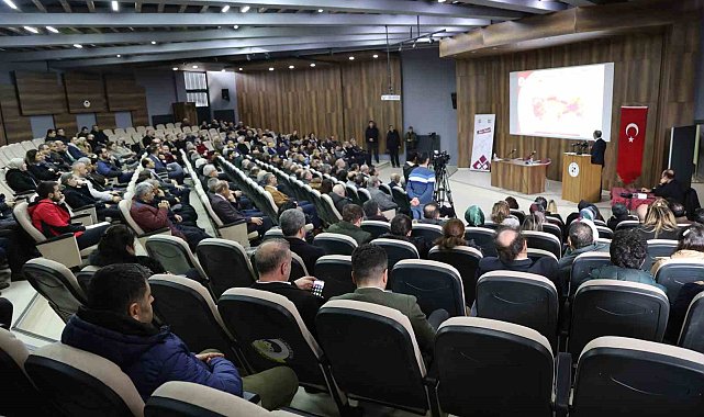 Rektör Göktaş: "Yapmış olduğumuz konutları bilimsel verileri dikkate alarak inşa etmemiz gerekiyor"