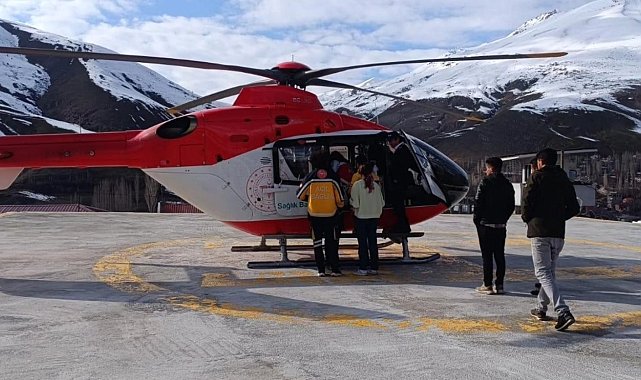 Şırnak ve Bahçesaray'da ambulans helikopter bebek hastalar için havalandı