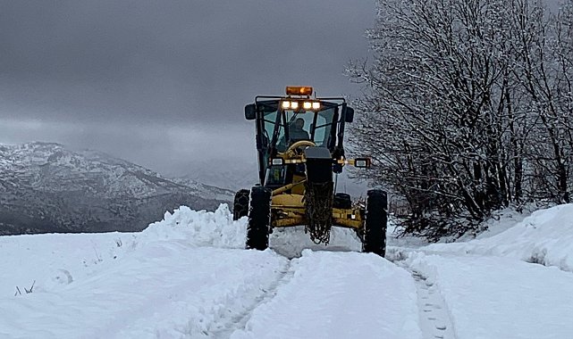 Tunceli'de kapanan 108 köy yolunda çalışmalar sürüyor