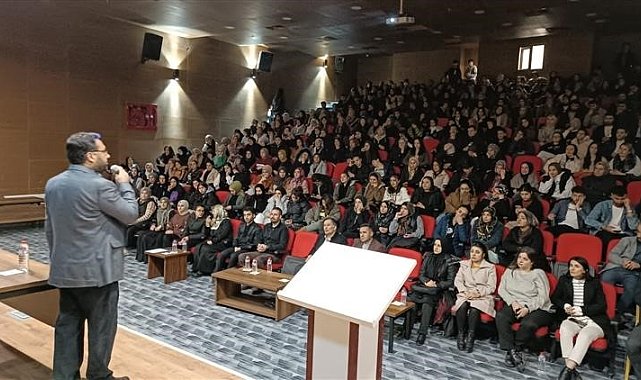 Üniversite öğrencilerine 'yaratılışın gayesi' konferansı
