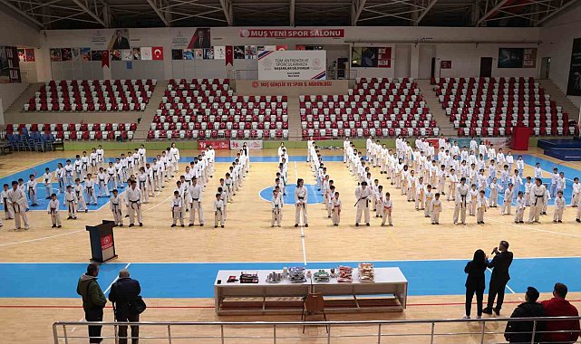 Vali Çakır: "Spor kulüplerine 7,5 milyon TL destek verdik"