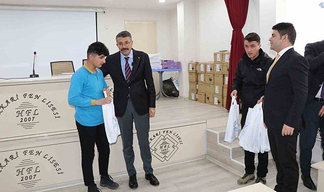 Vali Çelik: "Önceliklerimizin en başına eğitimi alıyoruz"