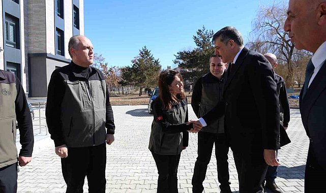 Vali Çiftçi'den Palandöken'de ağaçlandırma hassasiyeti