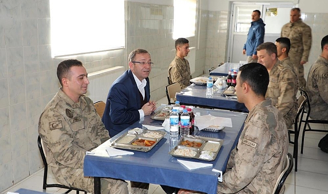 Vali Polat, jandarma komutanlığını ziyaret etti