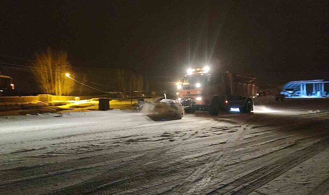 Van'da 264 yerleşim yerinin yolu ulaşıma kapandı