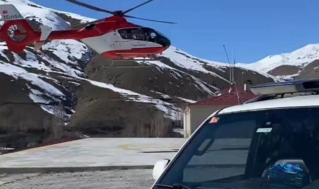 Van'da ambulans helikopter yüksekten düşen hasta için havalandı