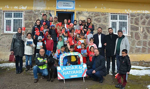 Varto'da şehit yakınları ve jandarmadan köy ilkokuluna anlamlı ziyaret