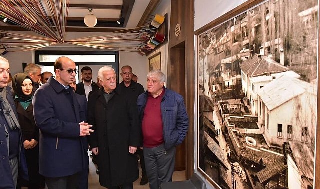 Yeşilyurt adayı Prof. Dr. İlhan Geçit, esnafla bir araya geldi