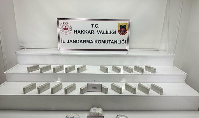 Yüksekova'da 10 kilo eroin ve yaklaşık 3 kilo morfin ele geçirildi