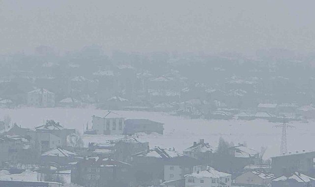 Yüksekova'da uçak seferlerine sis engeli