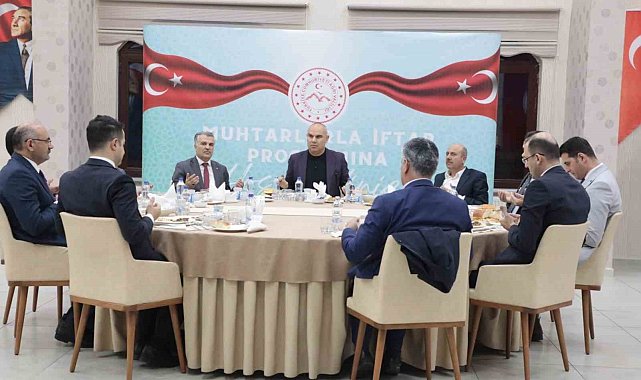 Ağrı Valisi Koç, muhtarlarla bir araya geldi